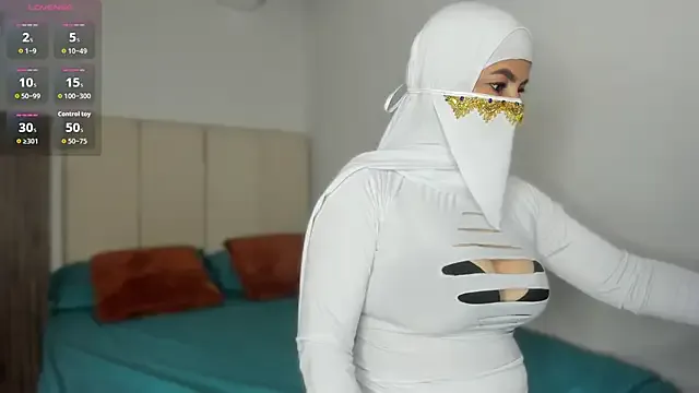 Hannaa_Dolly from StripChat is Freechat