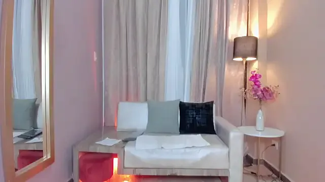 HannaaWells on StripChat 