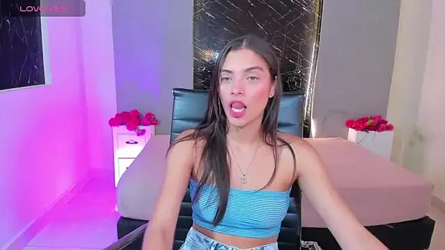 Hannacooper3 from StripChat