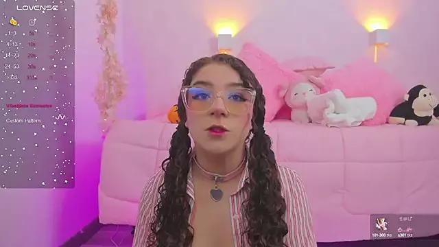 hannacutegod from StripChat is Freechat