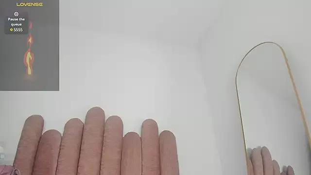 HannaGray22 from StripChat