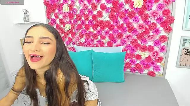 hannah_miller_1 from StripChat is Freechat