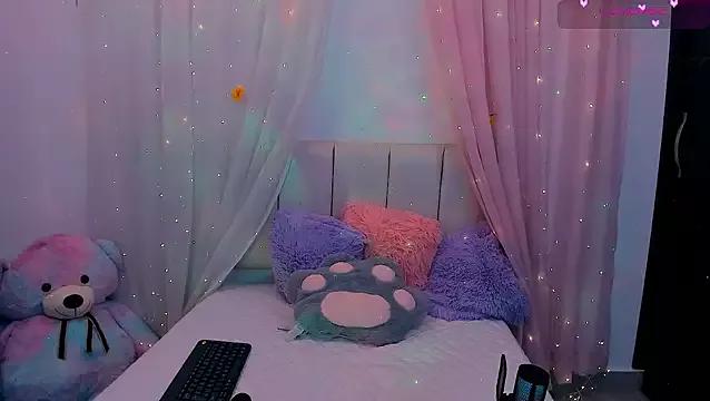 Hannahs_Napit from StripChat