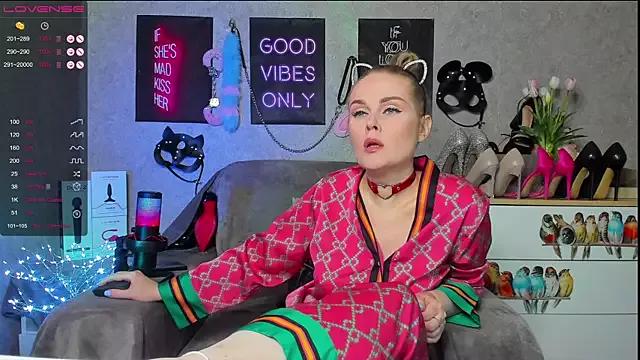 Try our streaming cams variety and talk on a personal level with our adorable girls streamers, showing off their bountiful shapes and dildos.