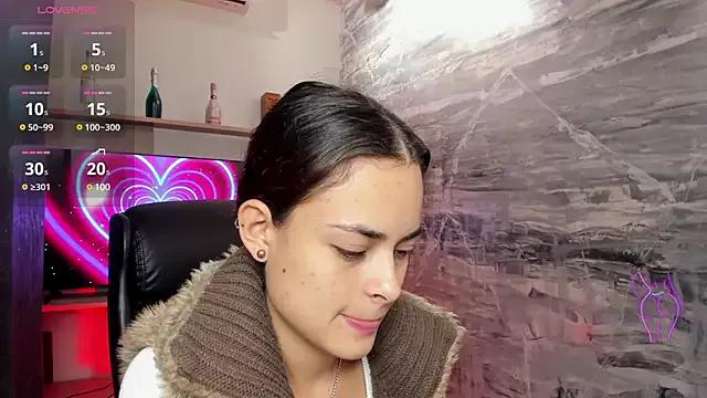 HannaRhodes from StripChat