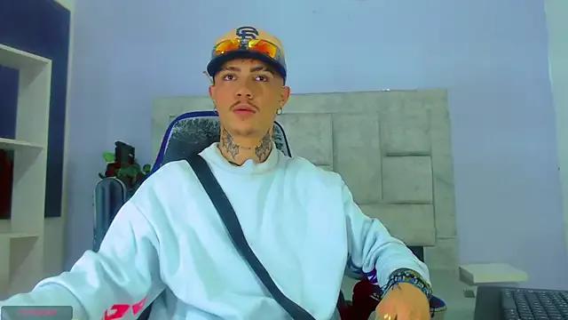 HannibalLester from StripChat is Freechat
