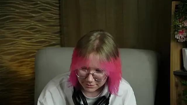 HanVertz from StripChat is Freechat