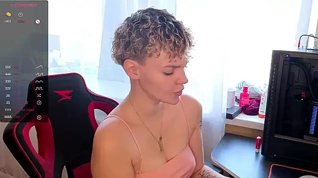 Try our streaming cams variety and talk on a personal level with our adorable girls streamers, showing off their bountiful shapes and dildos.