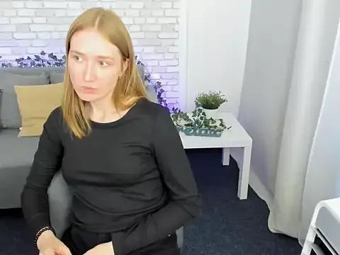 HappyTina from StripChat