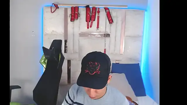 Try our streaming cams variety and talk on a personal level with our adorable girls streamers, showing off their bountiful shapes and dildos.