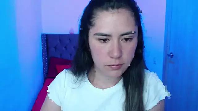 HarmonyEvanns from StripChat is Freechat