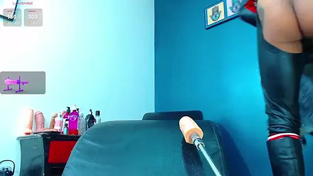 Harpers_Lux from StripChat