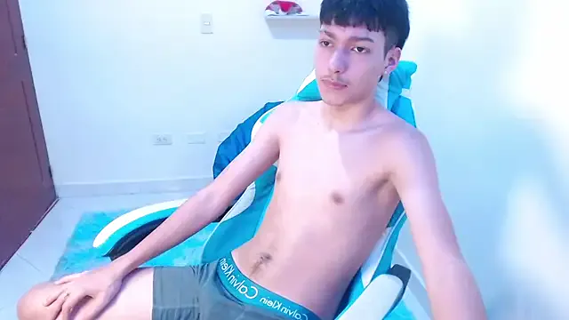 Harry_jonshon69 from StripChat