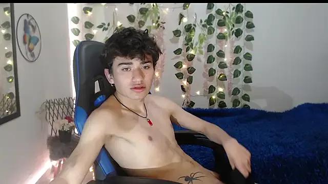 HarryClaude from StripChat