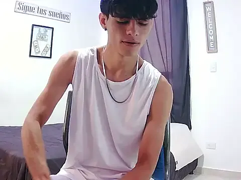 harrytomson_1 on StripChat 