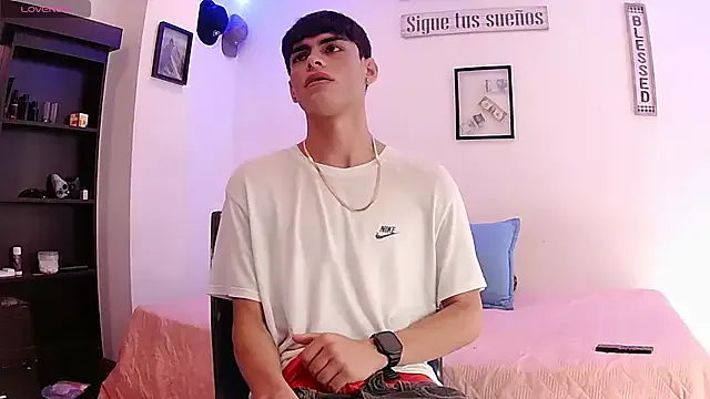 harrytomson_1 on StripChat 