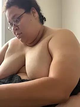 hazeleyedbeauty926 from StripChat is Freechat