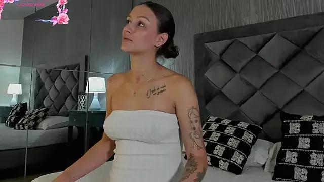 Try our streaming cams variety and talk on a personal level with our adorable girls streamers, showing off their bountiful shapes and dildos.