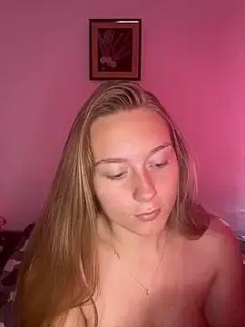 HeiligeJulia from StripChat is Freechat
