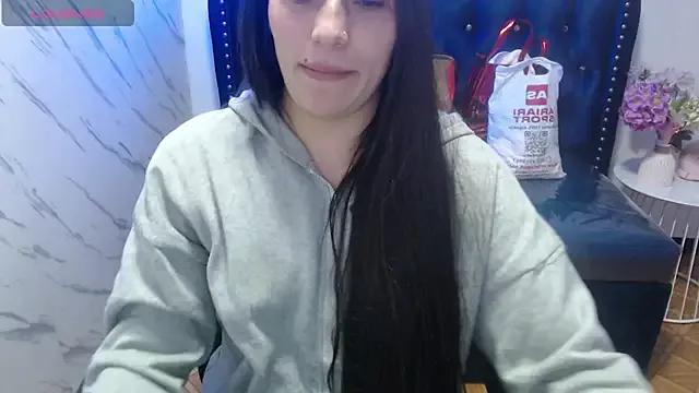 Helaluxe_v from StripChat is Freechat