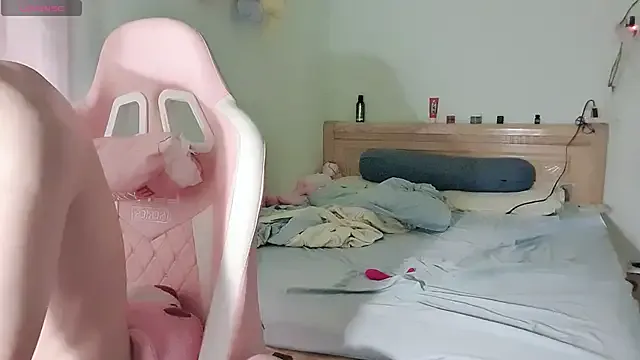 helen-my on StripChat 