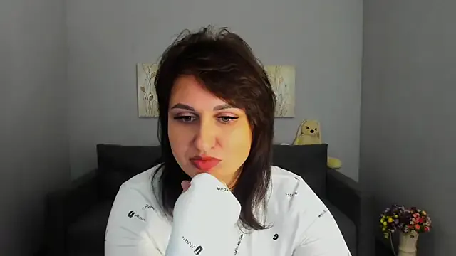 Helen_Rossi from StripChat is Freechat