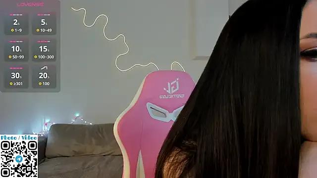 Helen_Spark from StripChat is Freechat
