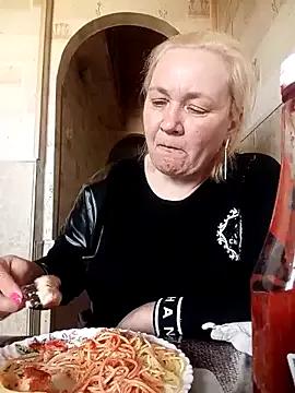 HelenaGlossX from StripChat