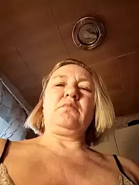 HelenaGlossX from StripChat