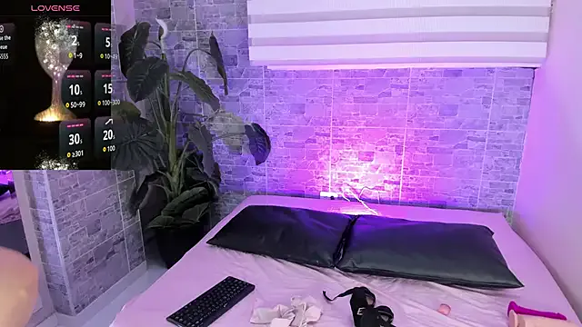 HelenaScott on StripChat 