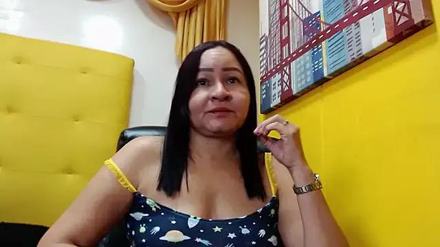 helencurvy from StripChat is Freechat