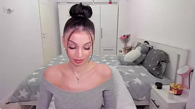 HelenShawn from StripChat