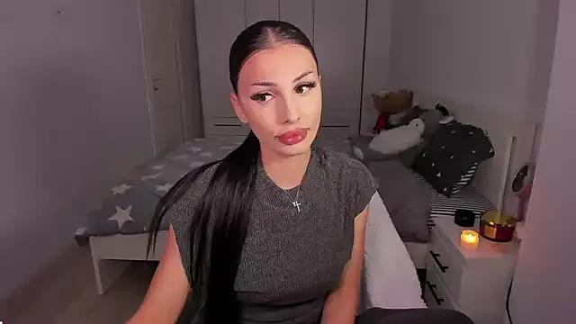 HelenShawn from StripChat