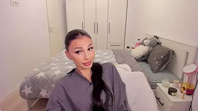 HelenShawn from StripChat