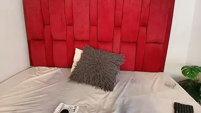 Try our streaming cams variety and talk on a personal level with our adorable girls streamers, showing off their bountiful shapes and dildos.