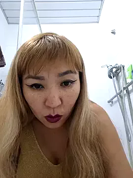 HellaWerlous on StripChat 