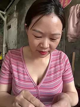Hellen_111 from StripChat
