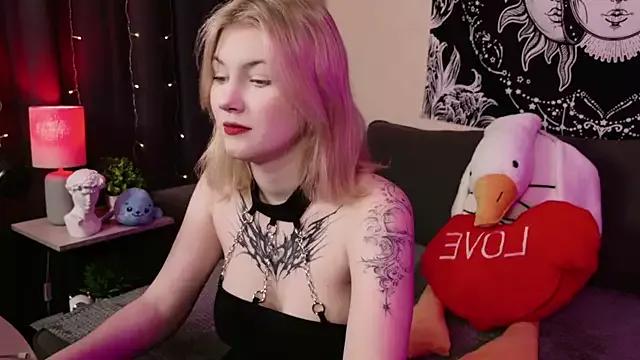 Try our streaming cams variety and talk on a personal level with our adorable girls streamers, showing off their bountiful shapes and dildos.