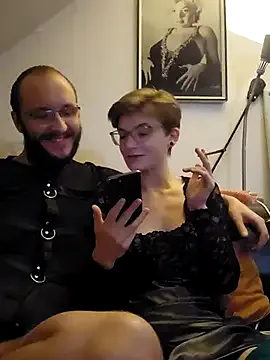 hellgirlzheaven on StripChat 