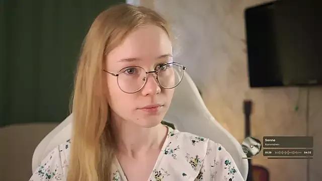 Hello_Kitty_Jane from StripChat is Freechat