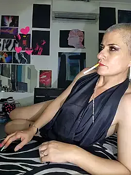 hellocleo40 on StripChat 