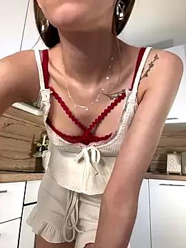 HellPeach from StripChat