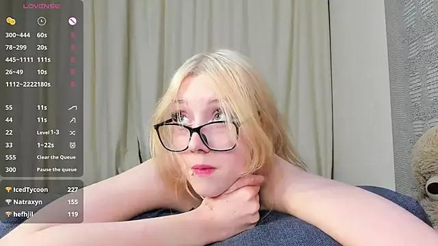 helly_berry from StripChat