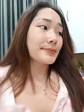 HeraBaby18 from StripChat is Freechat