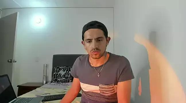 Hetero18Cum from StripChat