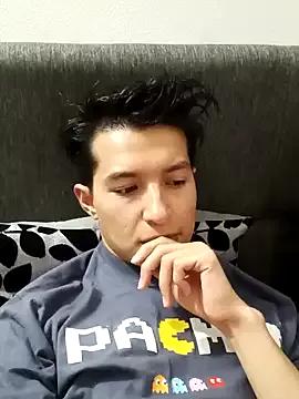 Hetero18Cum from StripChat