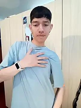 Heyy_noah11 from StripChat