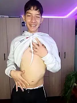 heyy_noah11 from StripChat is Freechat