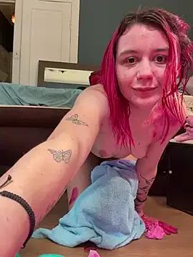 Hi_shorty from StripChat is Freechat