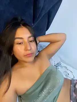 Hiaanniphililps012 from StripChat is Freechat